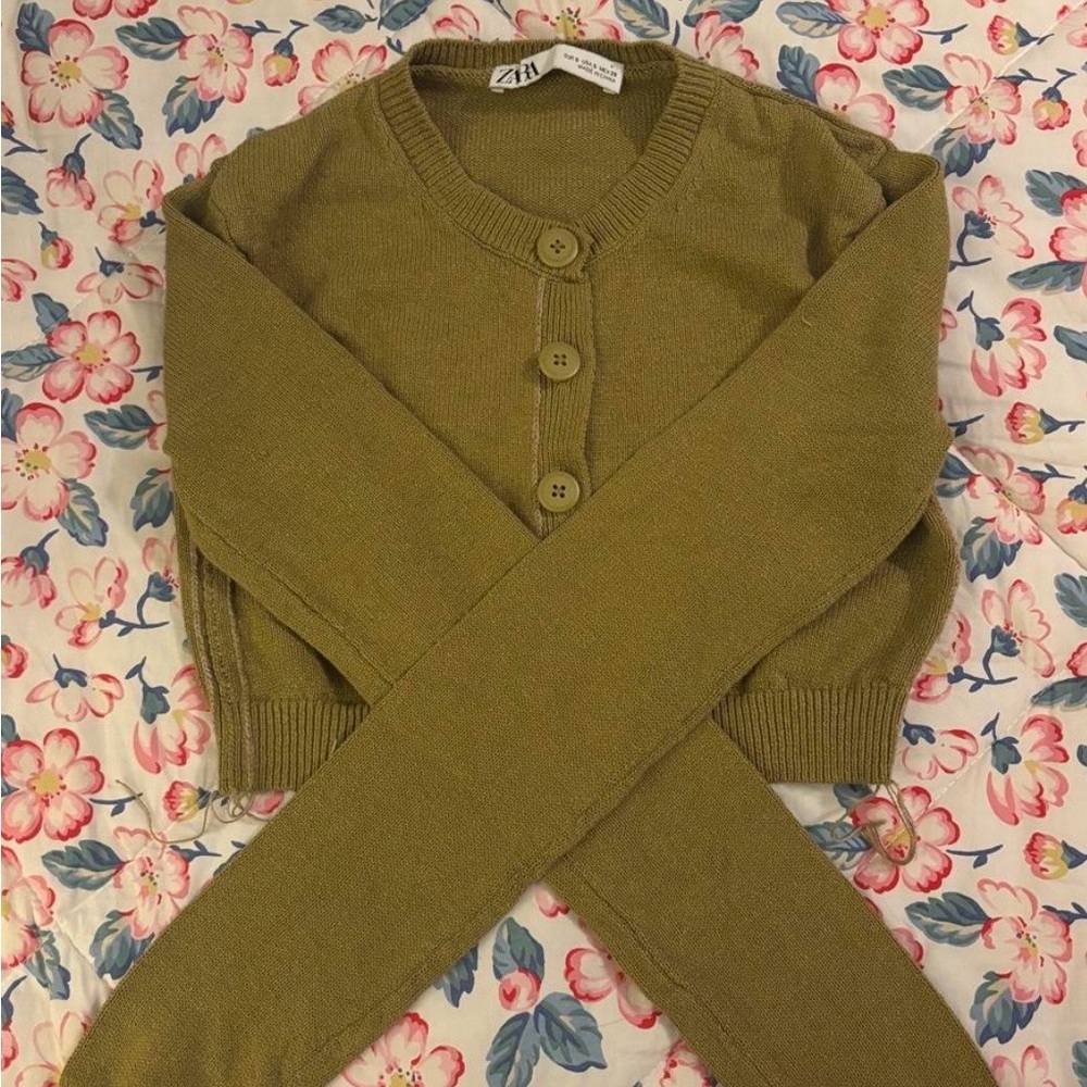 Zara Olive Button-Up Cropped Women's Cardigan